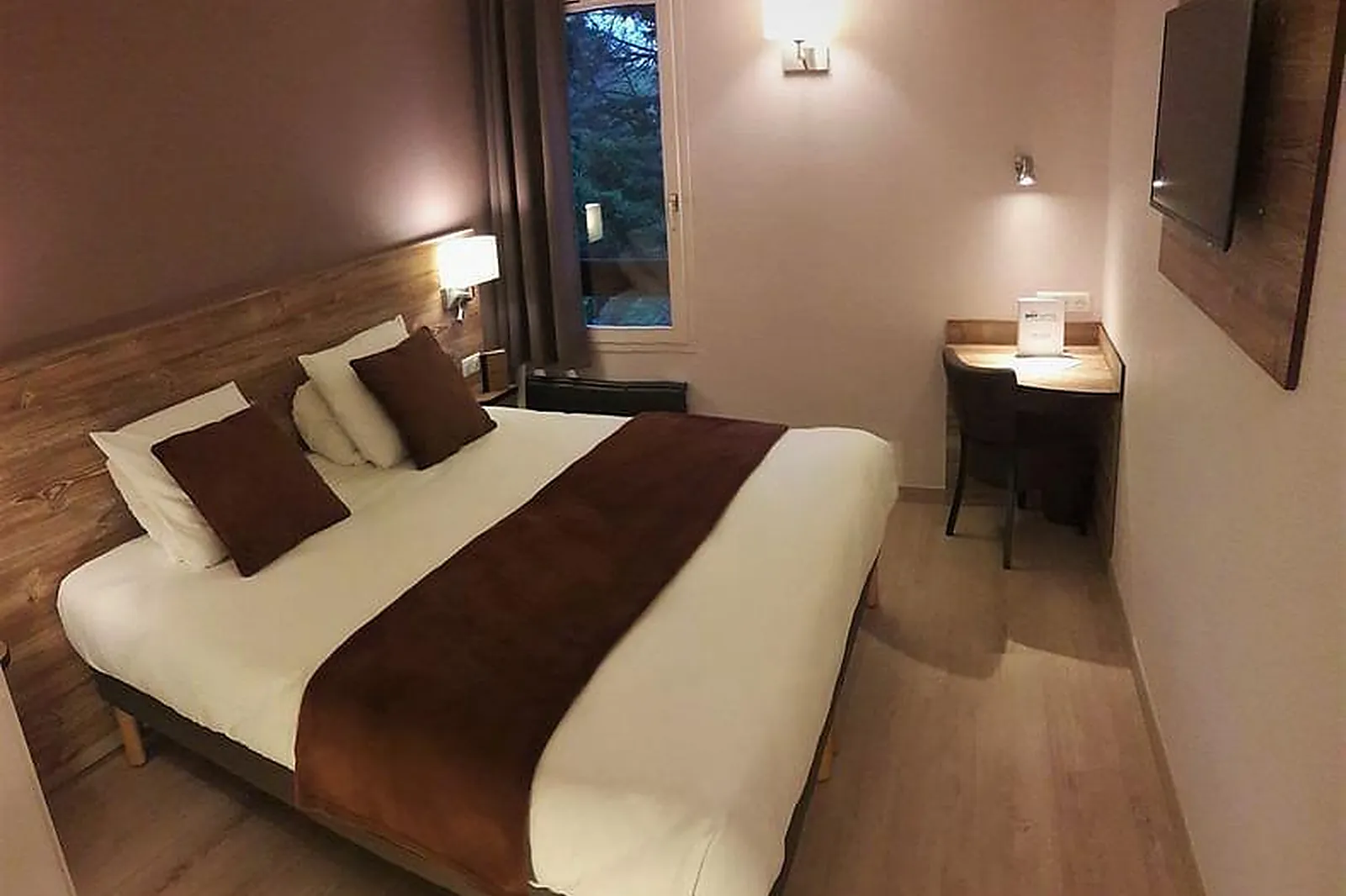 Lieux événementiels, COWORKING EN FACE DE LA PISCINE