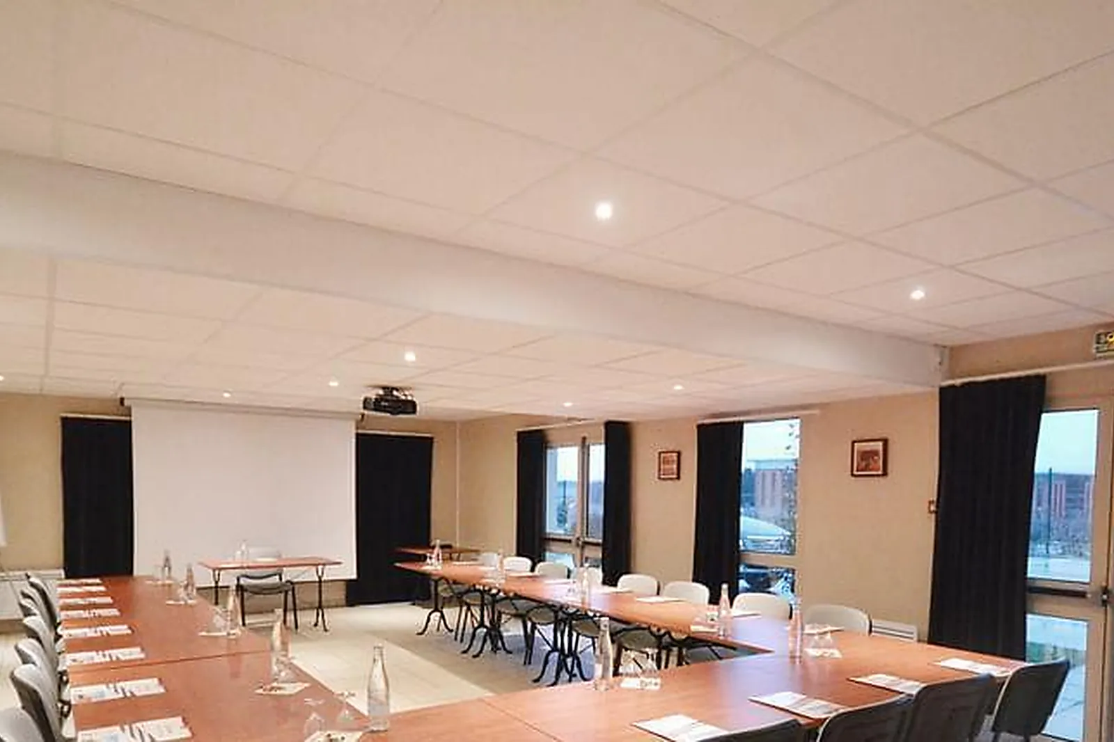 Lieux événementiels, BRIT HOTEL REIMS LA POMPELLE**