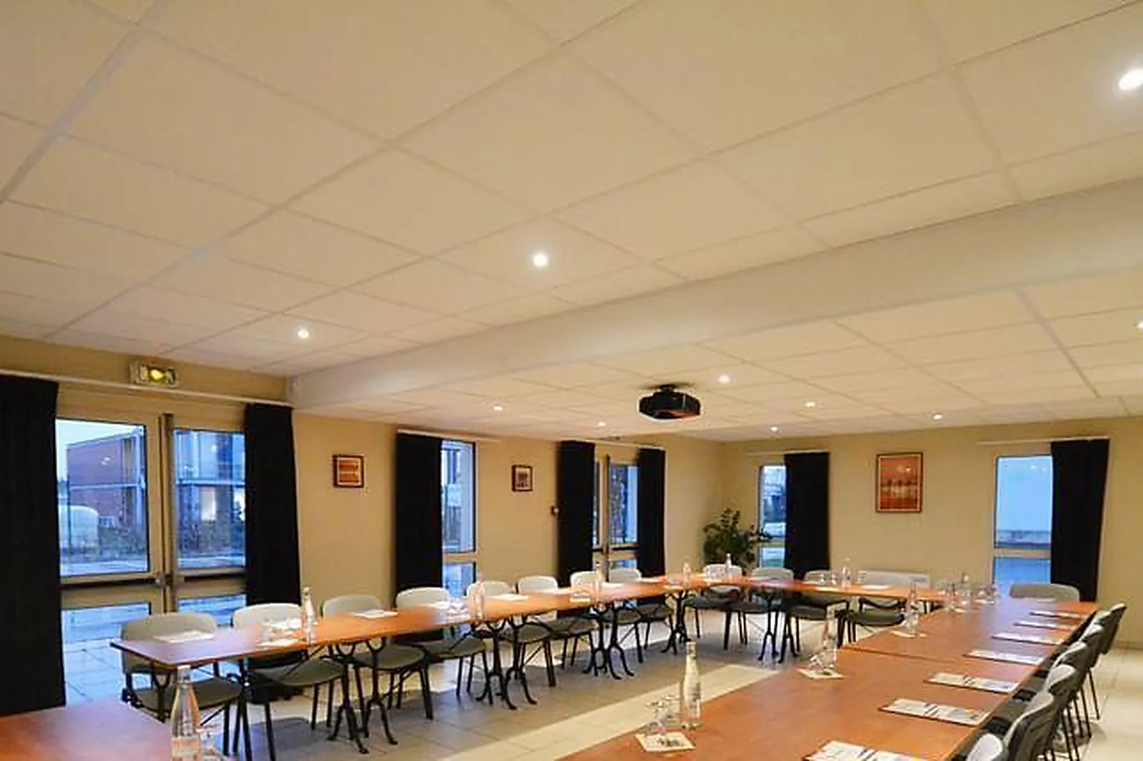 Lieux événementiels, BRIT HOTEL REIMS LA POMPELLE**