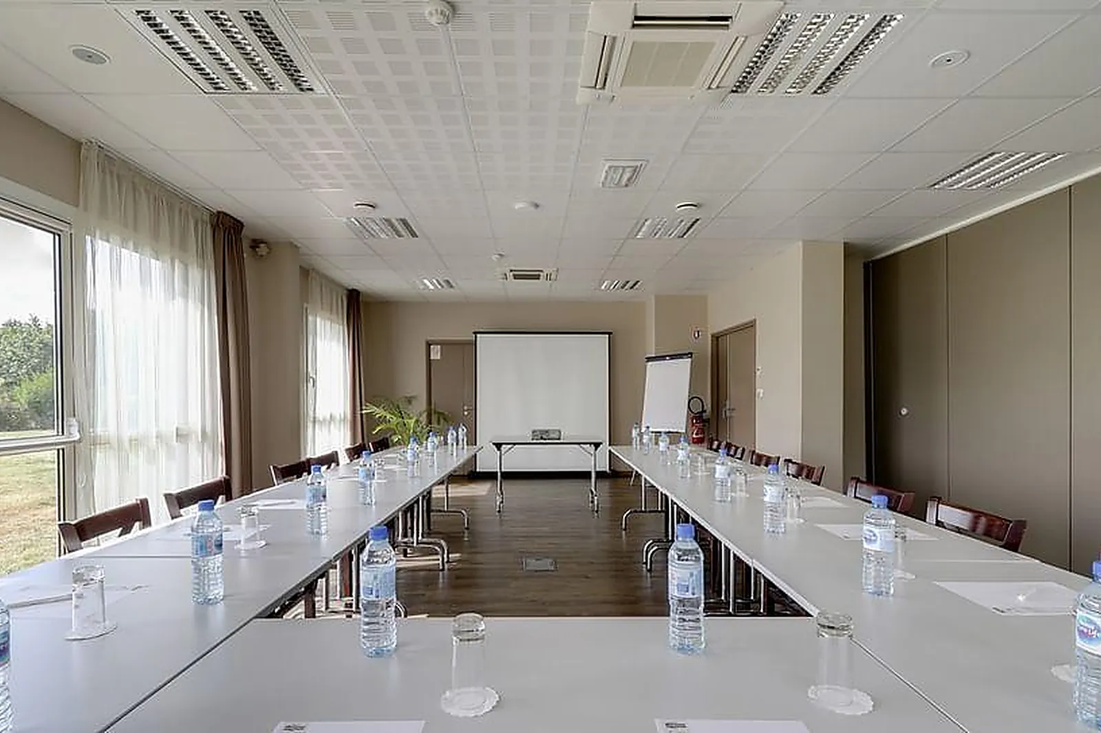 Lieux événementiels, BRIT HOTEL SAINT-MEEN-LE-GRAND L’ADRESSE***