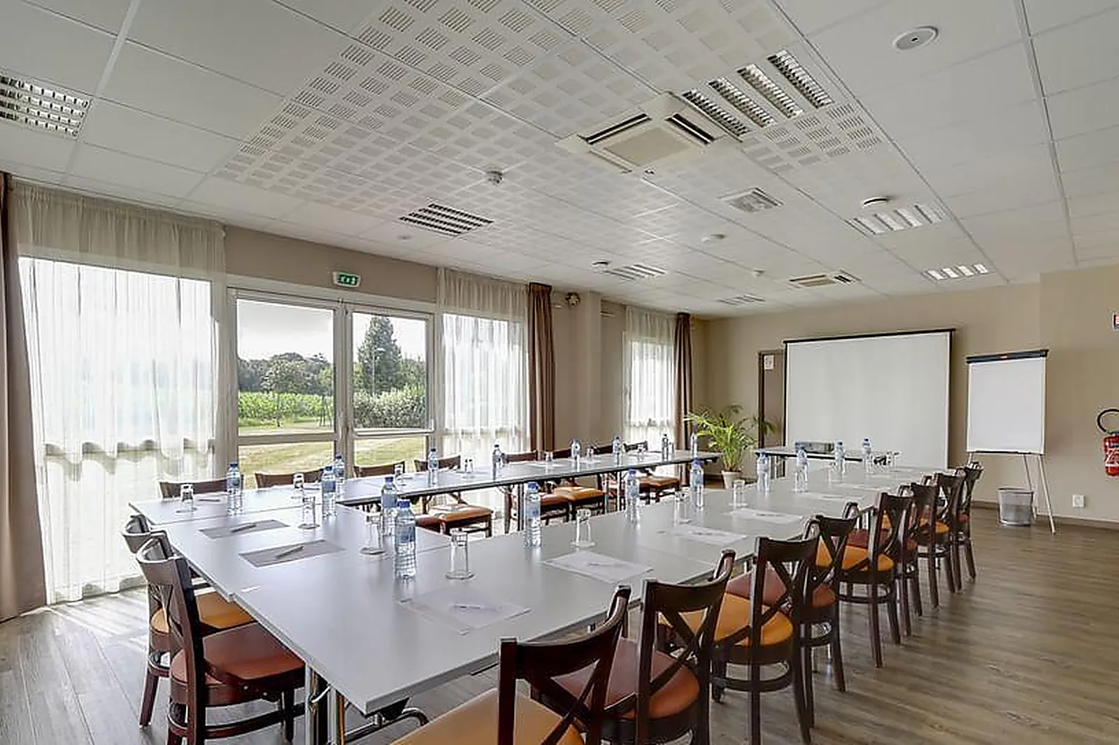 Lieux événementiels, BRIT HOTEL SAINT-MEEN-LE-GRAND L’ADRESSE***