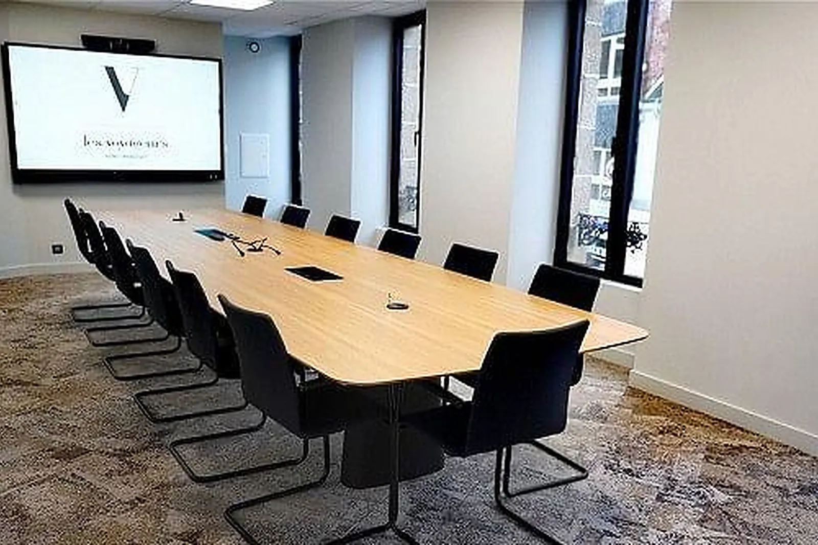 Lieux événementiels, FAKE