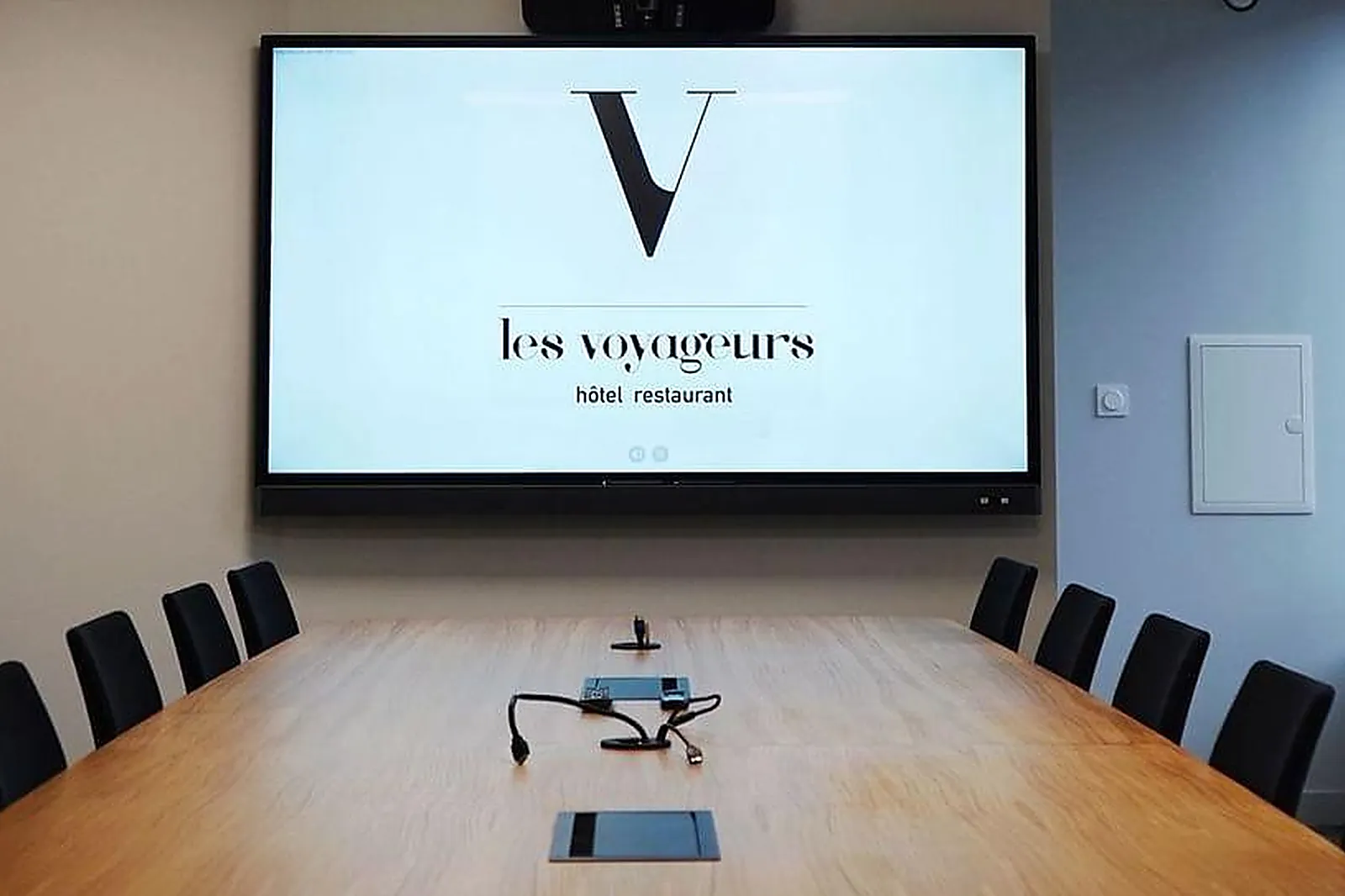 Lieux événementiels, FAKE