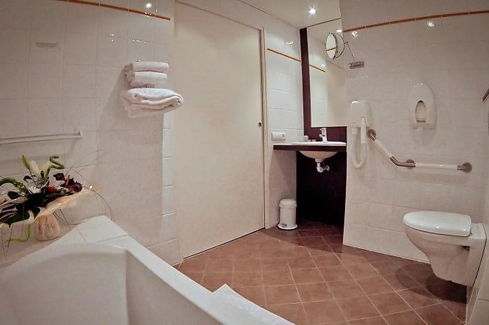 Lieux événementiels, FAKE