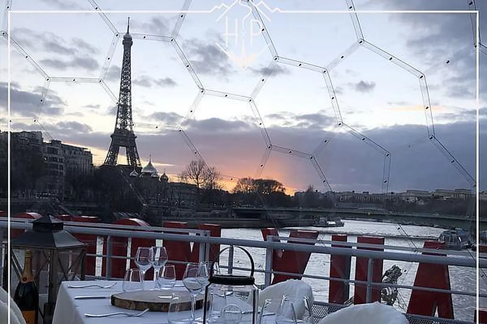 Lieux événementiels, BULLE MADEMOISELLE MOUCHE