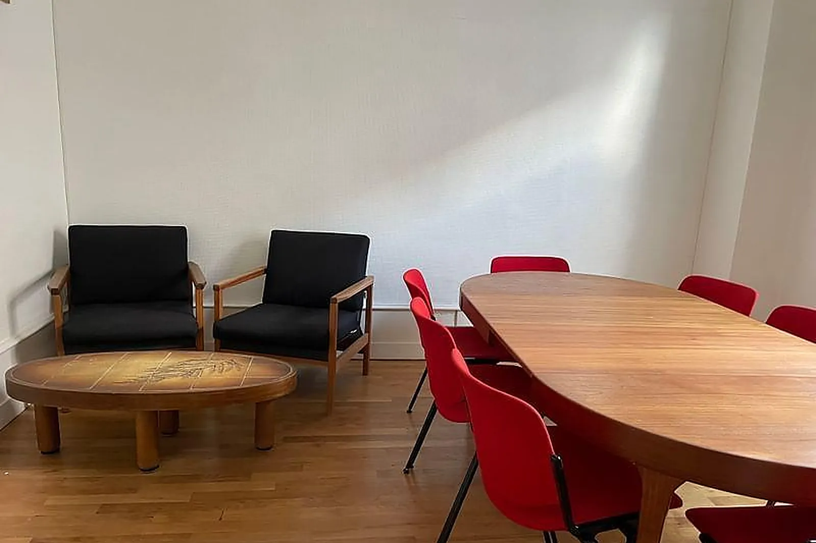 Lieux événementiels, BUREAU PROCHE GARE