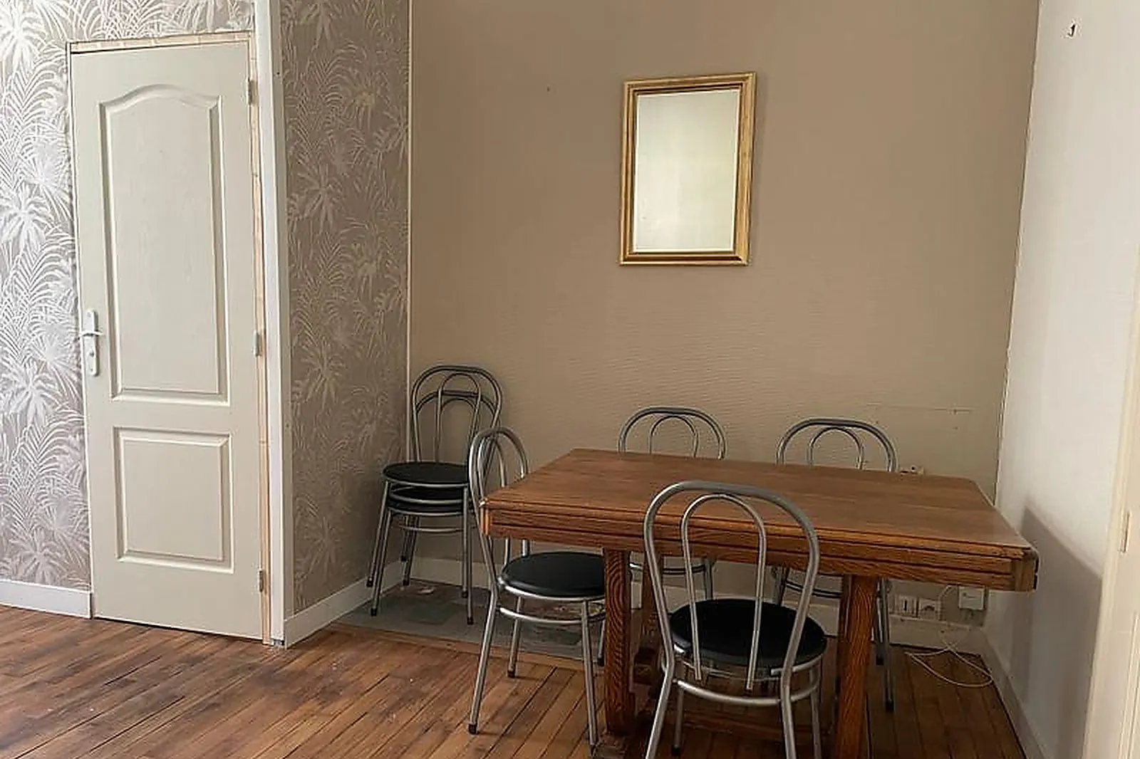 Lieux événementiels, BUREAU PROCHE GARE