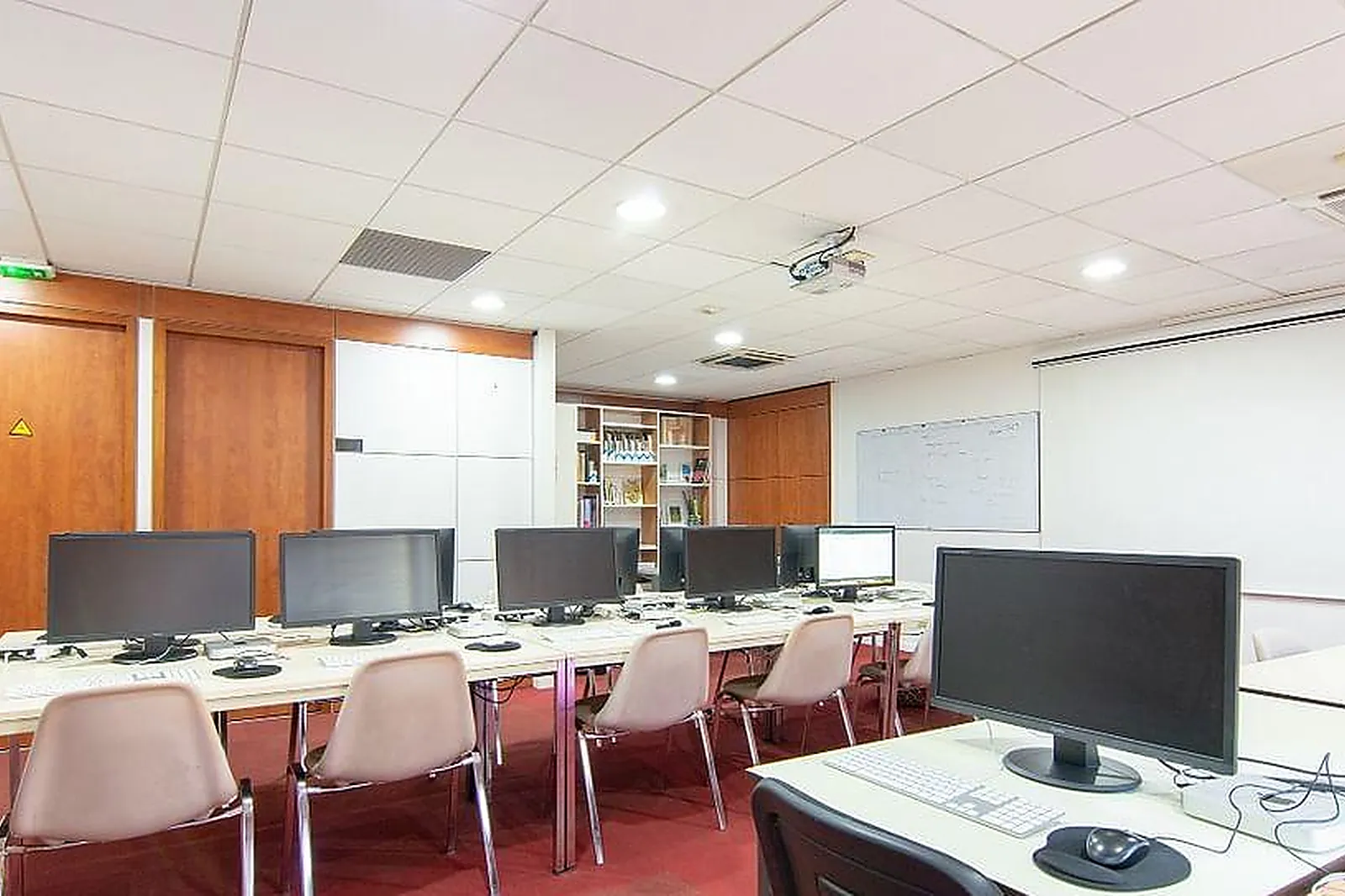 Lieux événementiels, BUREAUX PARADIS