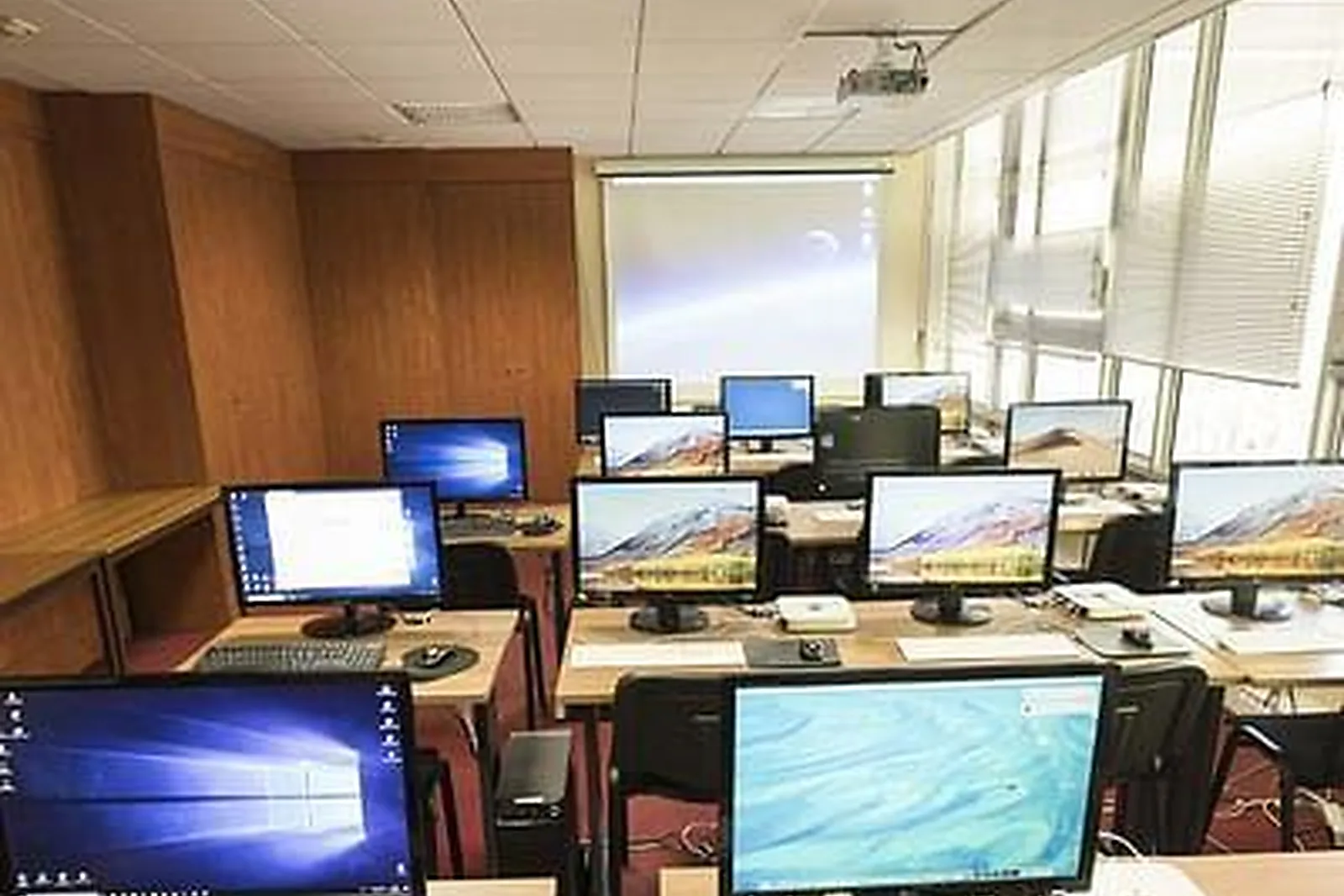 Lieux événementiels, BUREAUX PARADIS