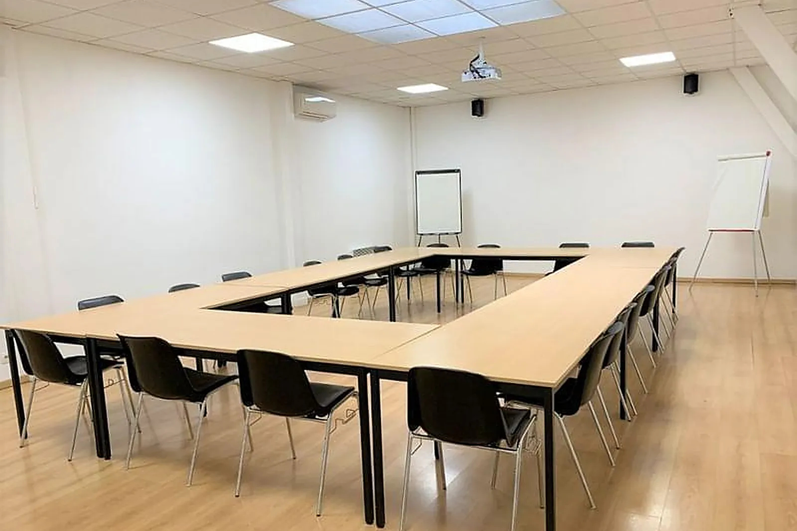 Lieux événementiels, BURO2 CENTRE D'AFFAIRES J.J BOSC