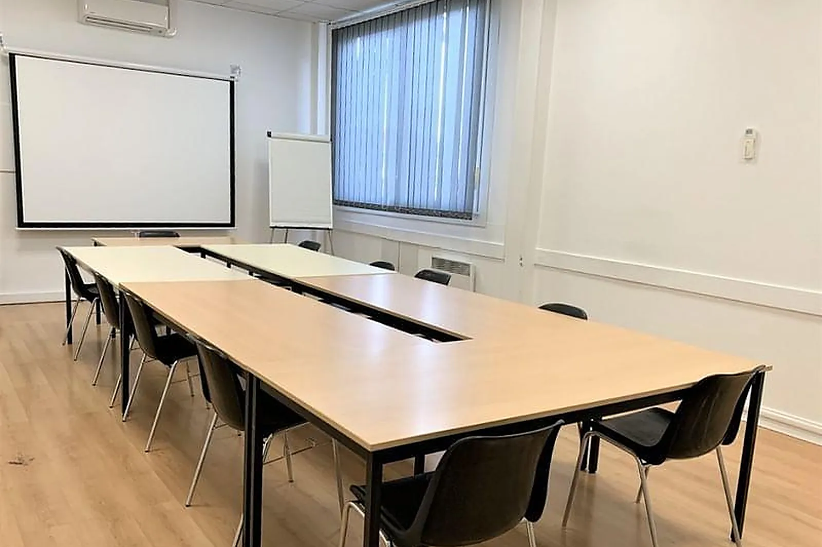 Lieux événementiels, BURO2 CENTRE D'AFFAIRES J.J BOSC