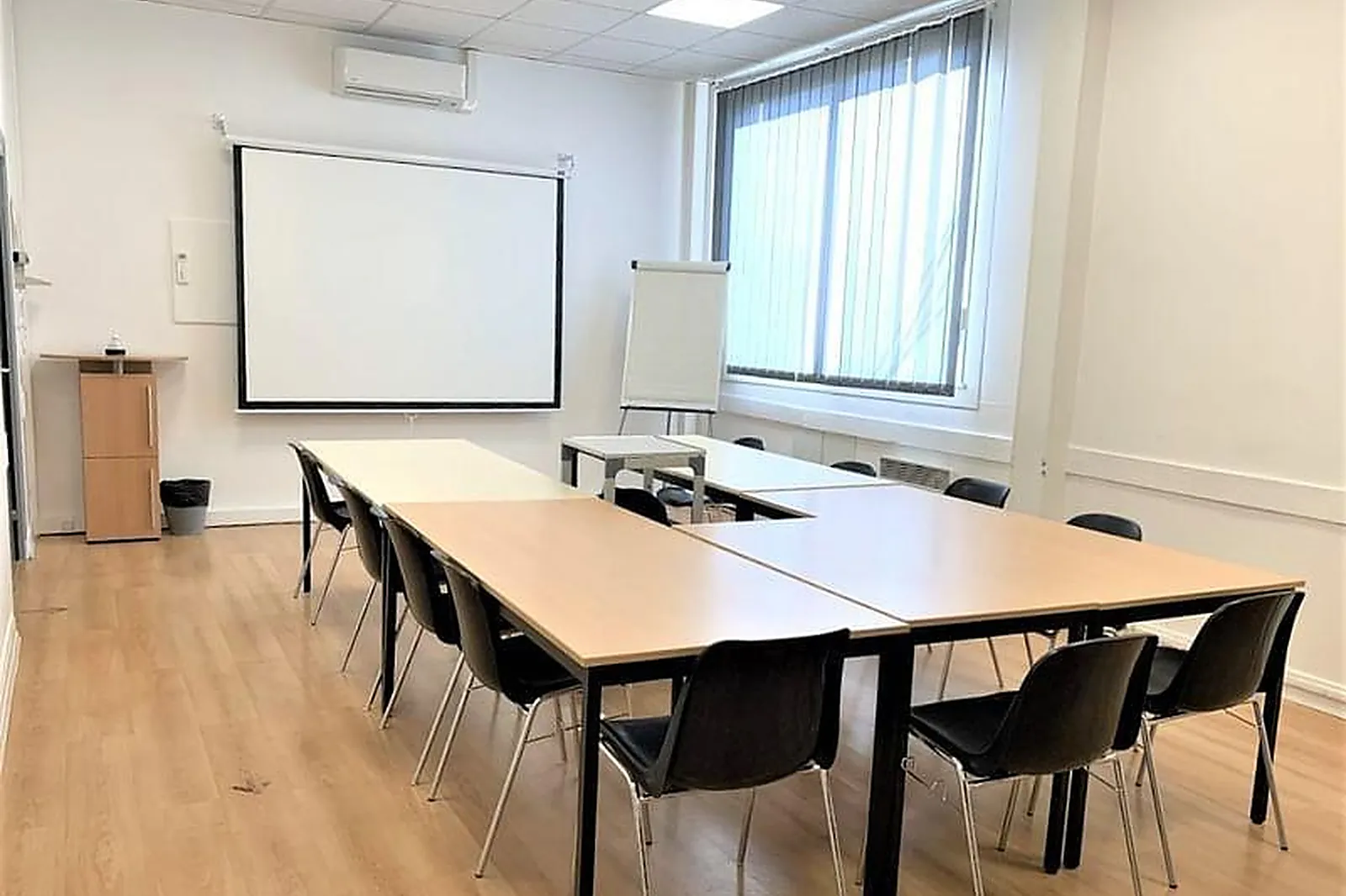 Lieux événementiels, BURO2 CENTRE D'AFFAIRES J.J BOSC