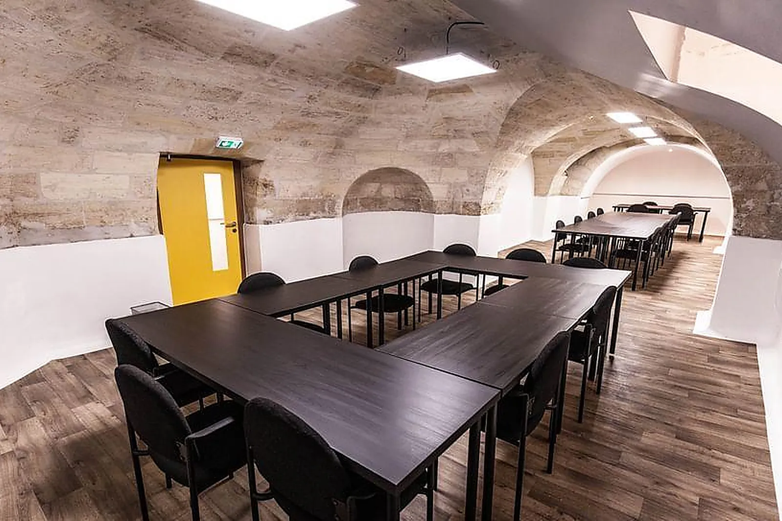 Lieux événementiels, CRAZY-VILLAS / LES ÉTISSEAUX