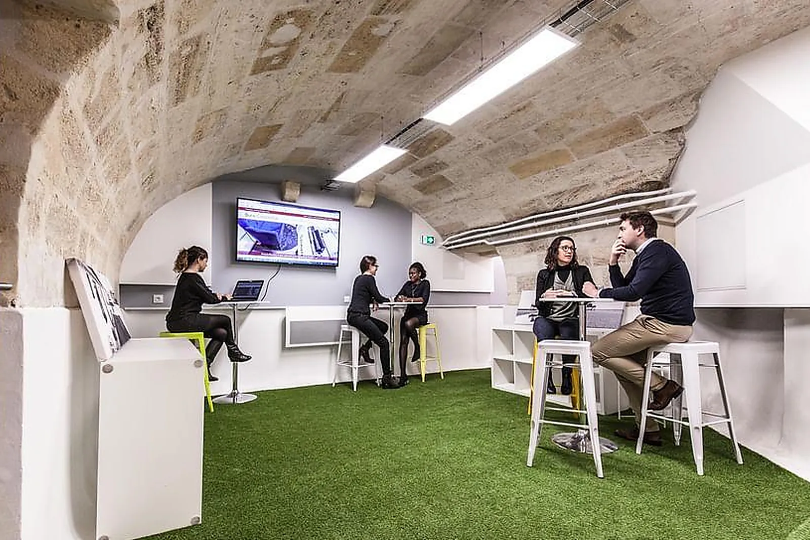 Lieux événementiels, CRAZY-VILLAS / LES ÉTISSEAUX