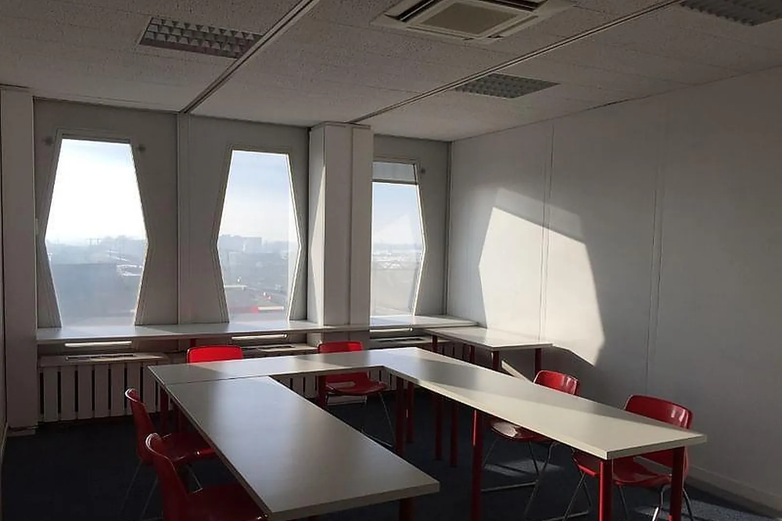 Lieux événementiels, BURO ALL INCLUDING TOUR EUROPA