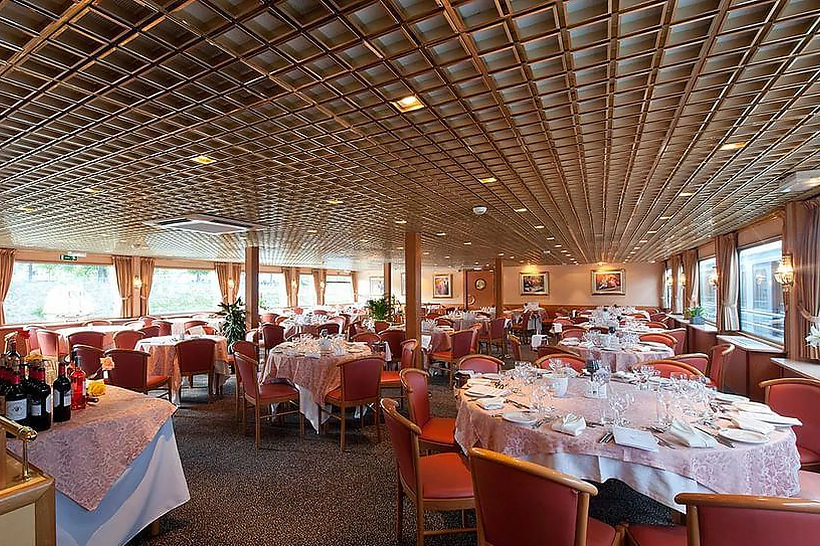 Lieux événementiels, BUSINESS BOAT