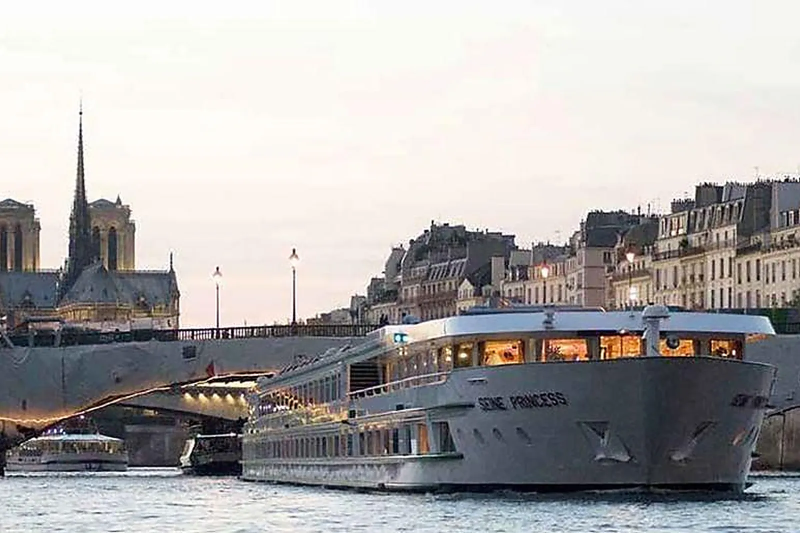 Lieux événementiels, BUSINESS BOAT