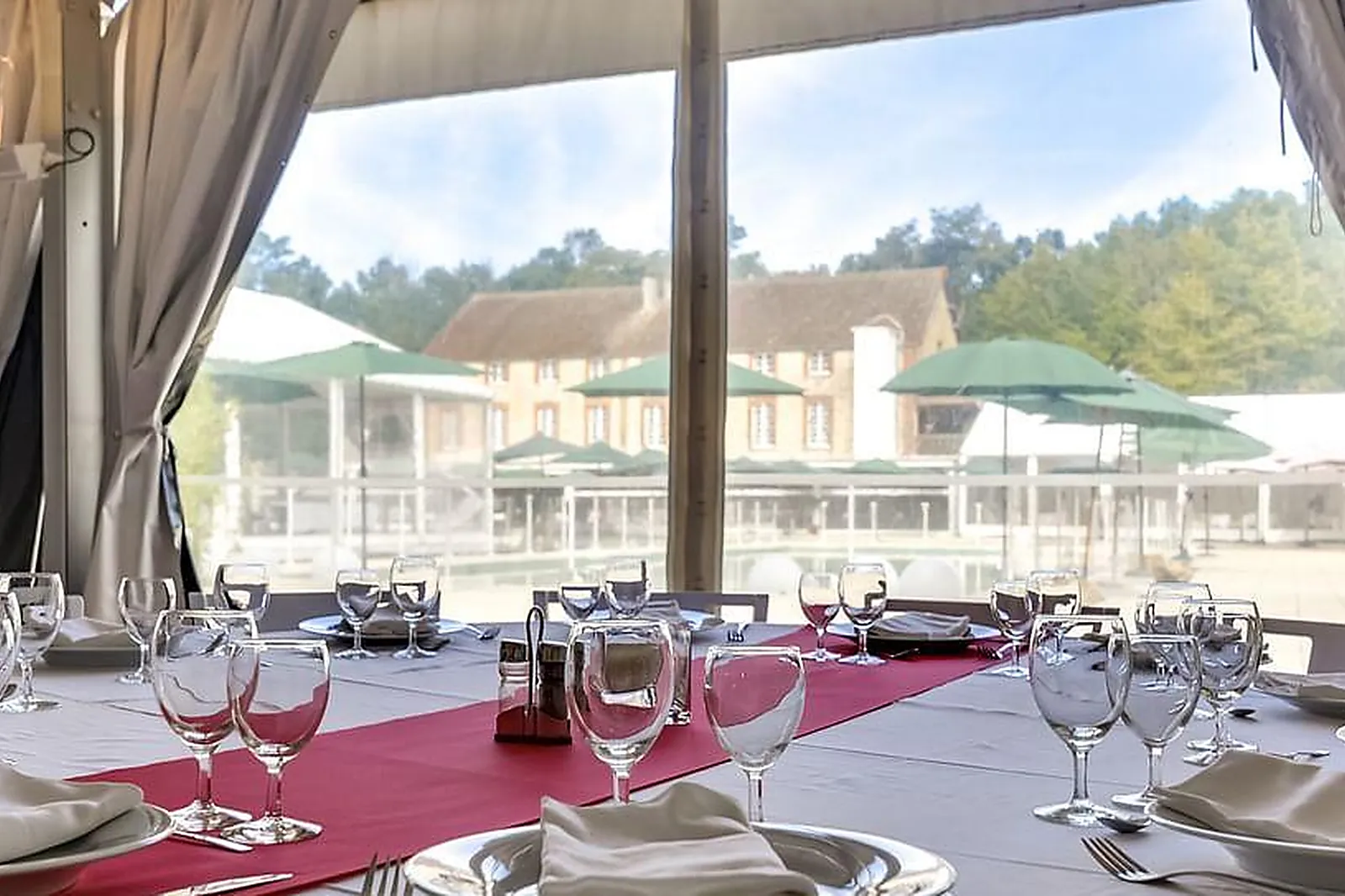 Lieux événementiels, HÔTEL CLUB MMV LES MÉLÈZES ****