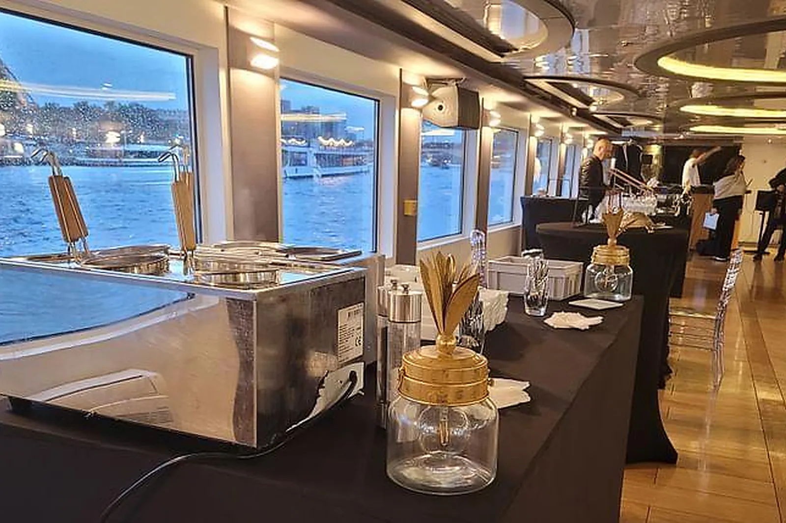 Lieux événementiels, BÂTEAU CHANSONNIER