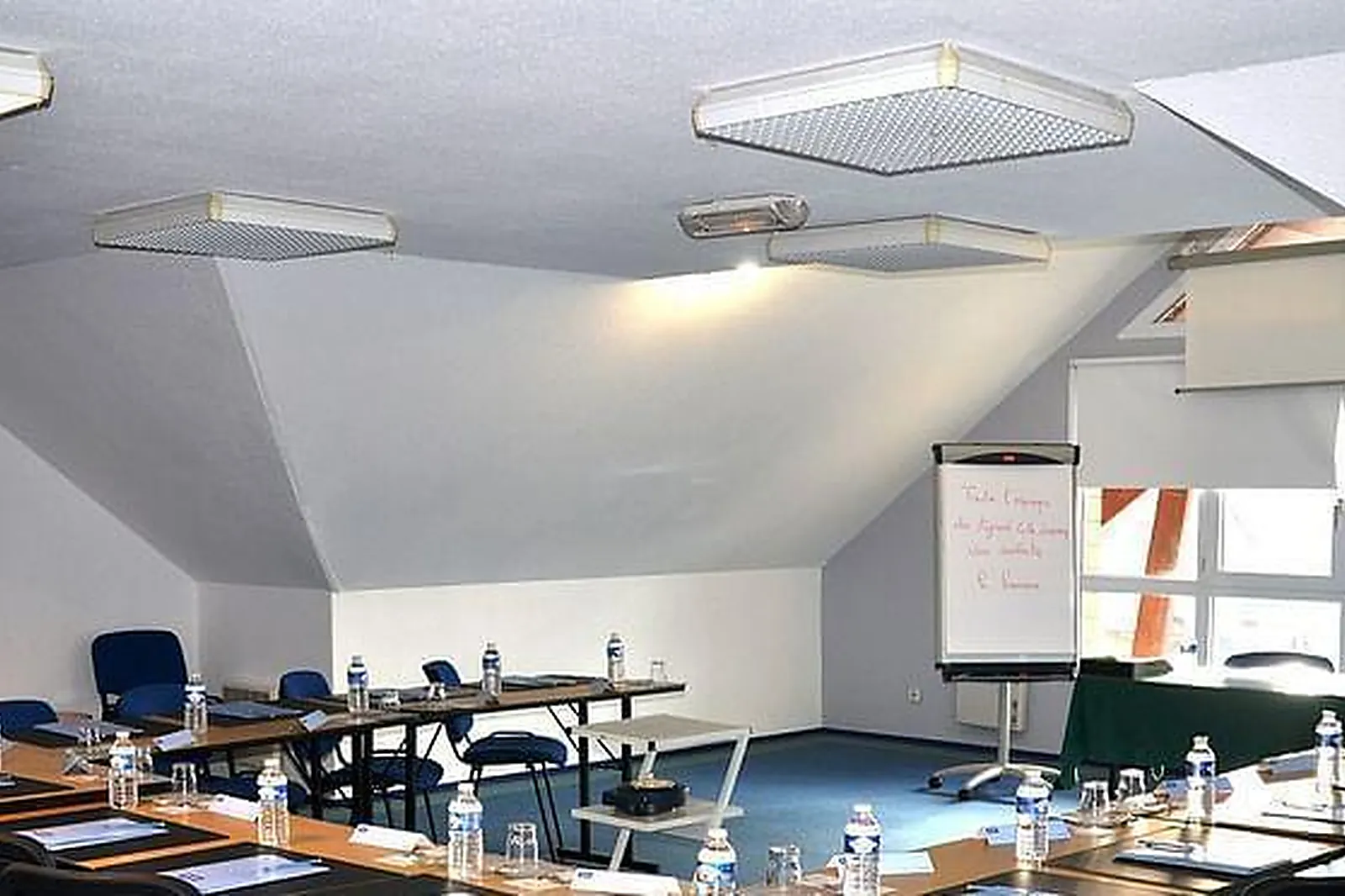 Lieux événementiels, COMFORT HOTEL LOMME ***