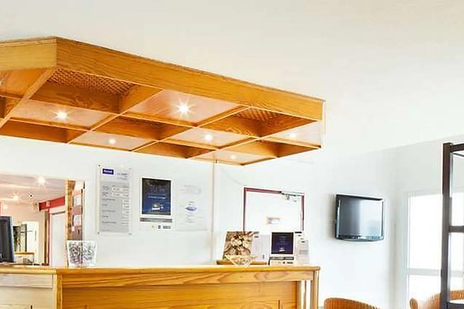 Lieux événementiels, COMFORT HOTEL LOMME ***