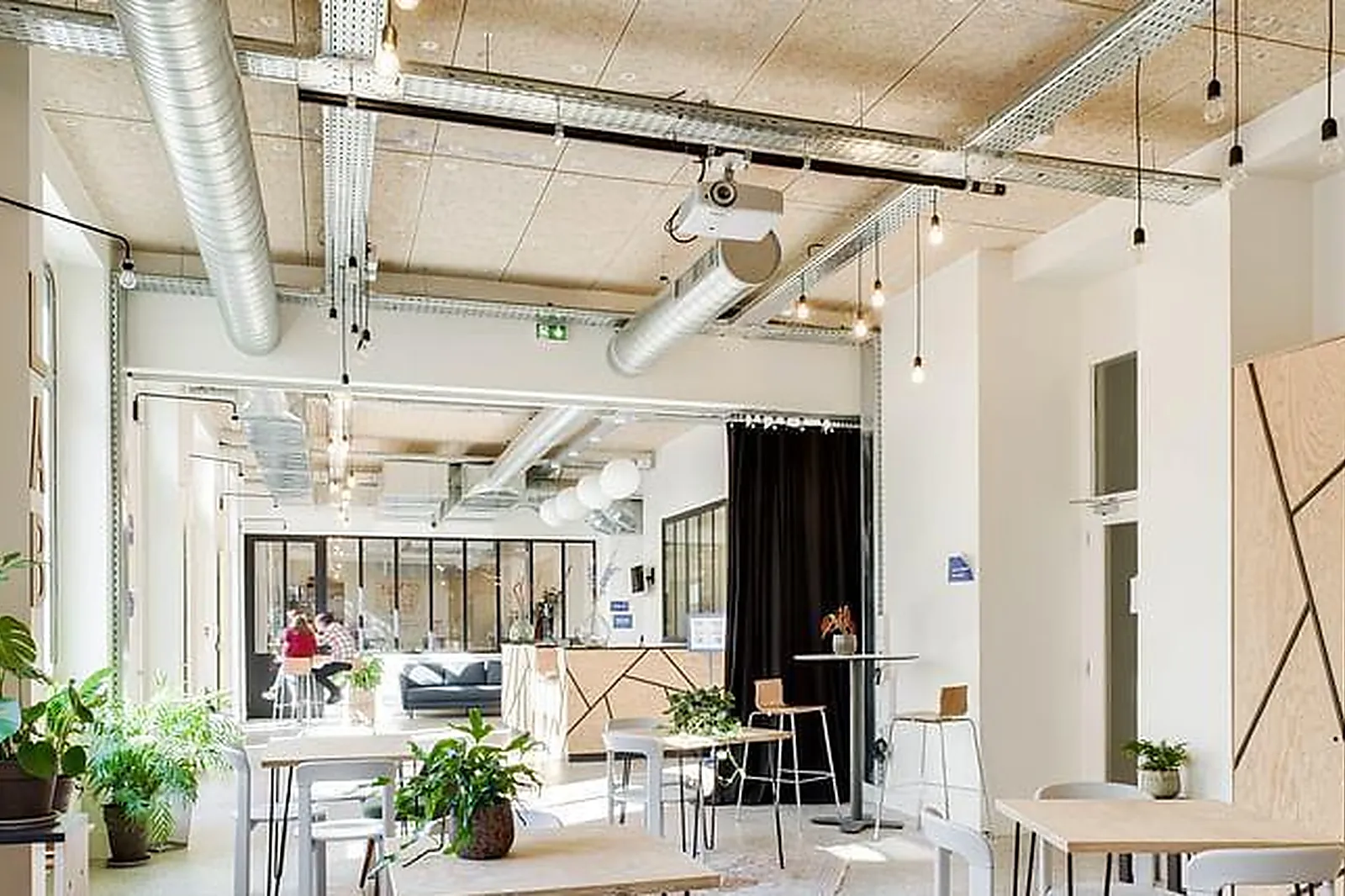 Lieux événementiels, CREATIS