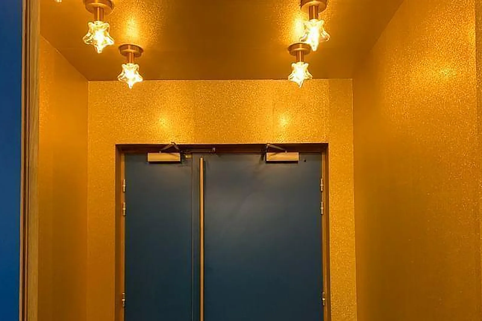 Lieux événementiels, CABARET-THÉÂTRE L'ÉTOILE BLEUE