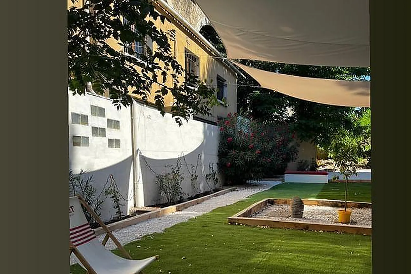 Lieux événementiels, CABARET-THÉÂTRE L'ÉTOILE BLEUE