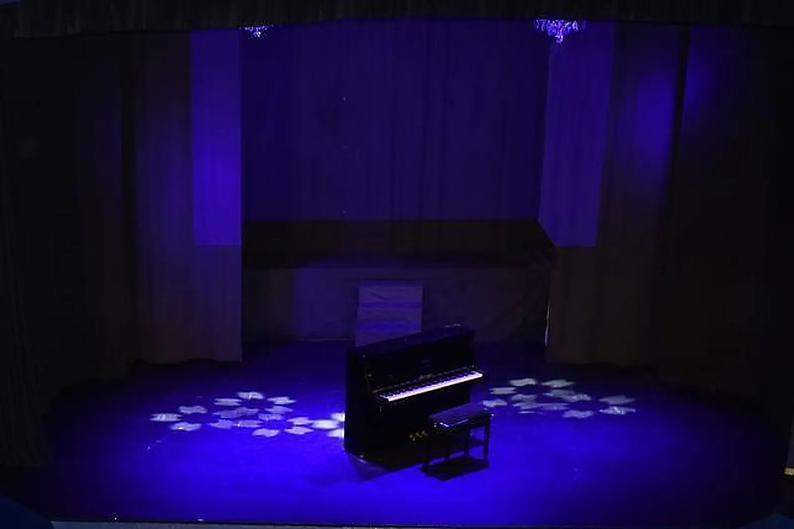 Lieux événementiels, CABARET-THÉÂTRE L'ÉTOILE BLEUE