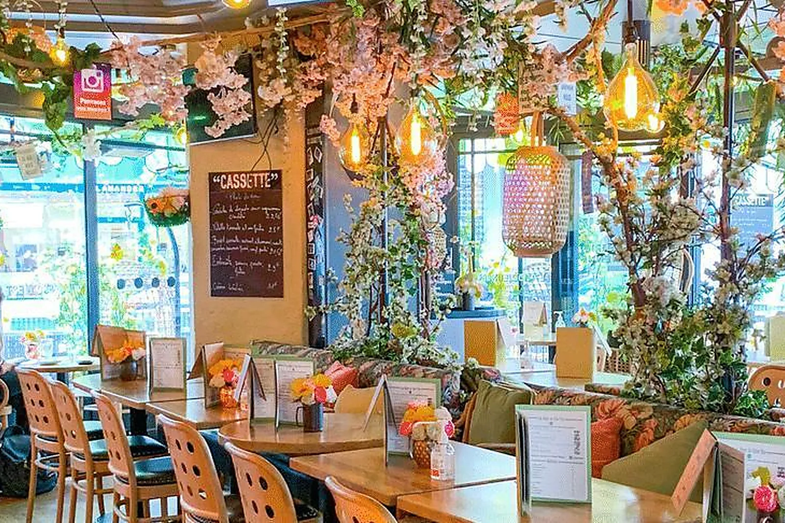 Lieux événementiels, CAFÉ CASSETTE