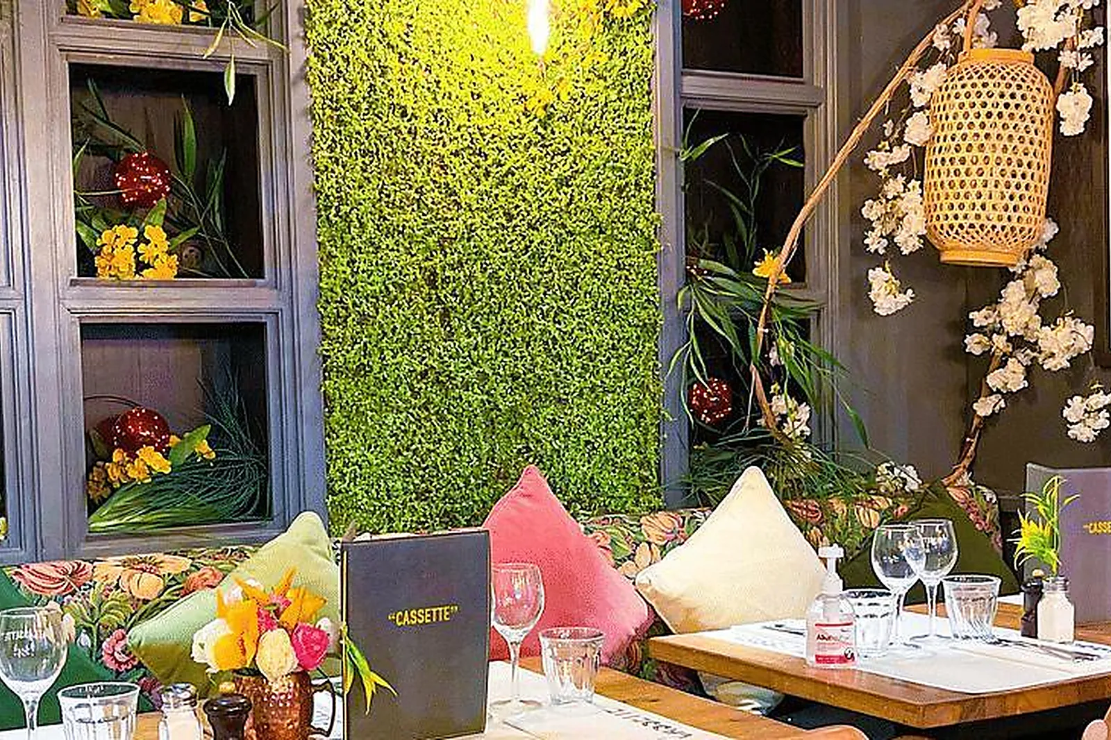 Lieux événementiels, CAFÉ CASSETTE