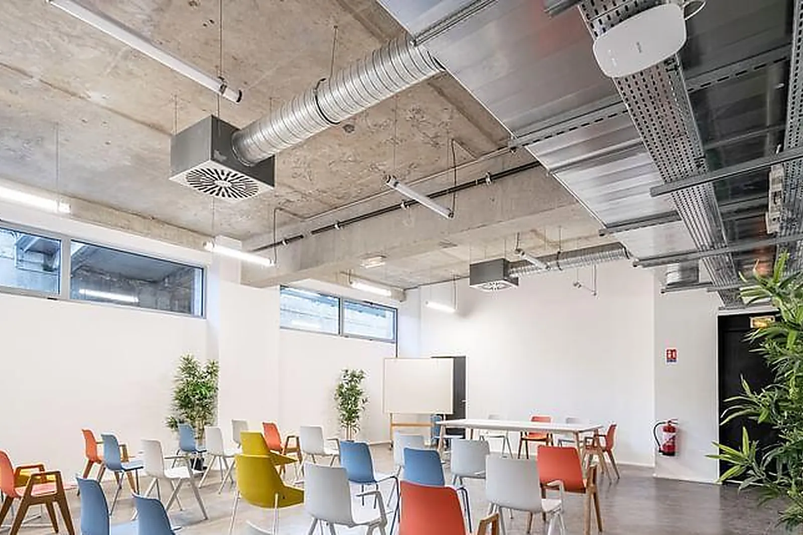 Lieux événementiels, CAFÉ DU VILLAGE