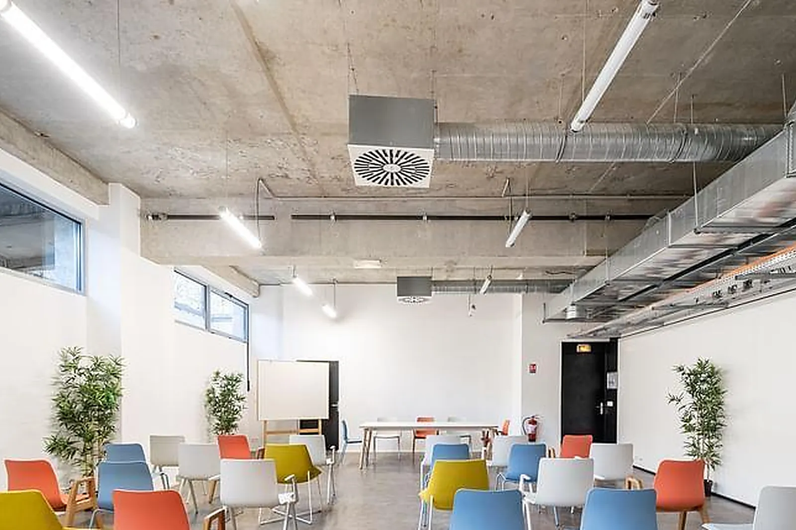 Lieux événementiels, CAFÉ DU VILLAGE