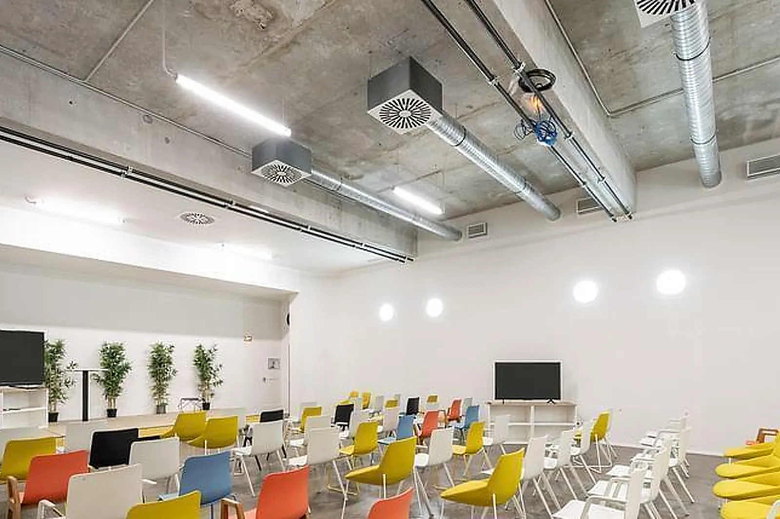 Lieux événementiels, CAFÉ DU VILLAGE