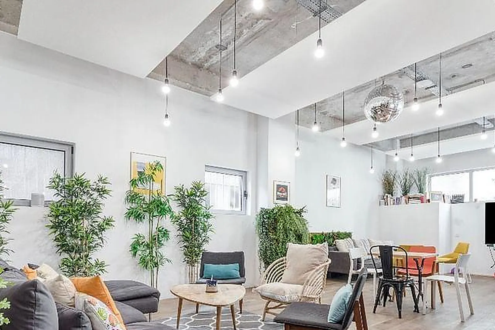 Lieux événementiels, CAFÉ DU VILLAGE