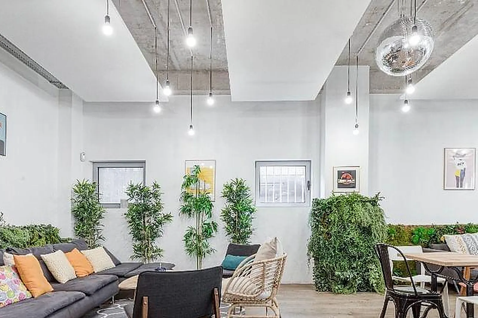 Lieux événementiels, CAFÉ DU VILLAGE