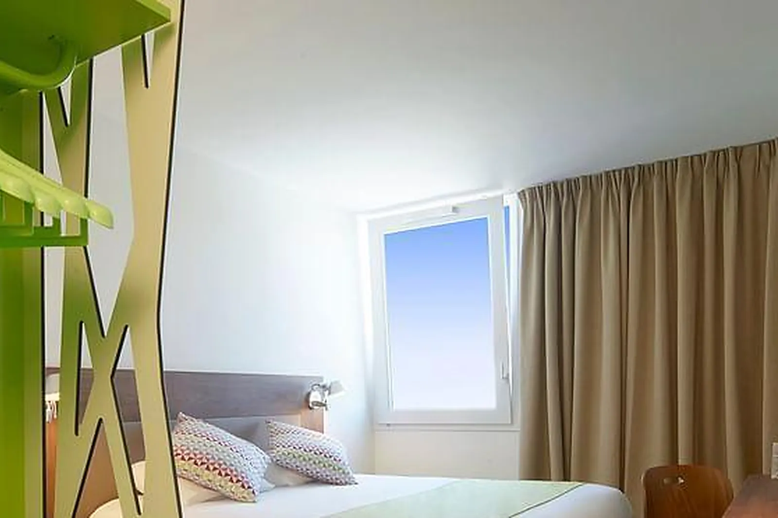 Lieux événementiels, CAMPANILE ALES CENTRE ***