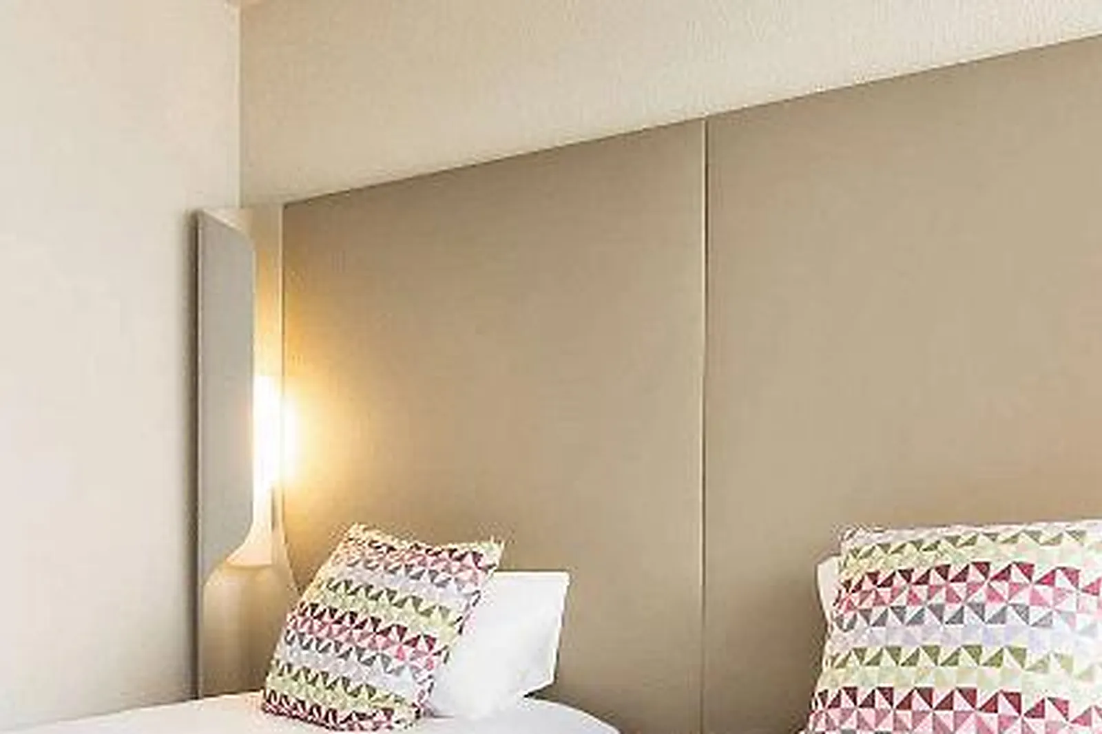 Lieux événementiels, CAMPANILE ANNECY SUD***