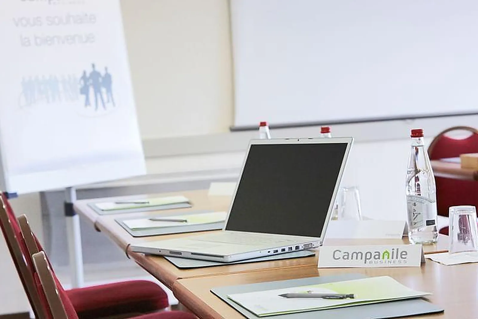 Lieux événementiels, CAMPANILE BAYONNE***