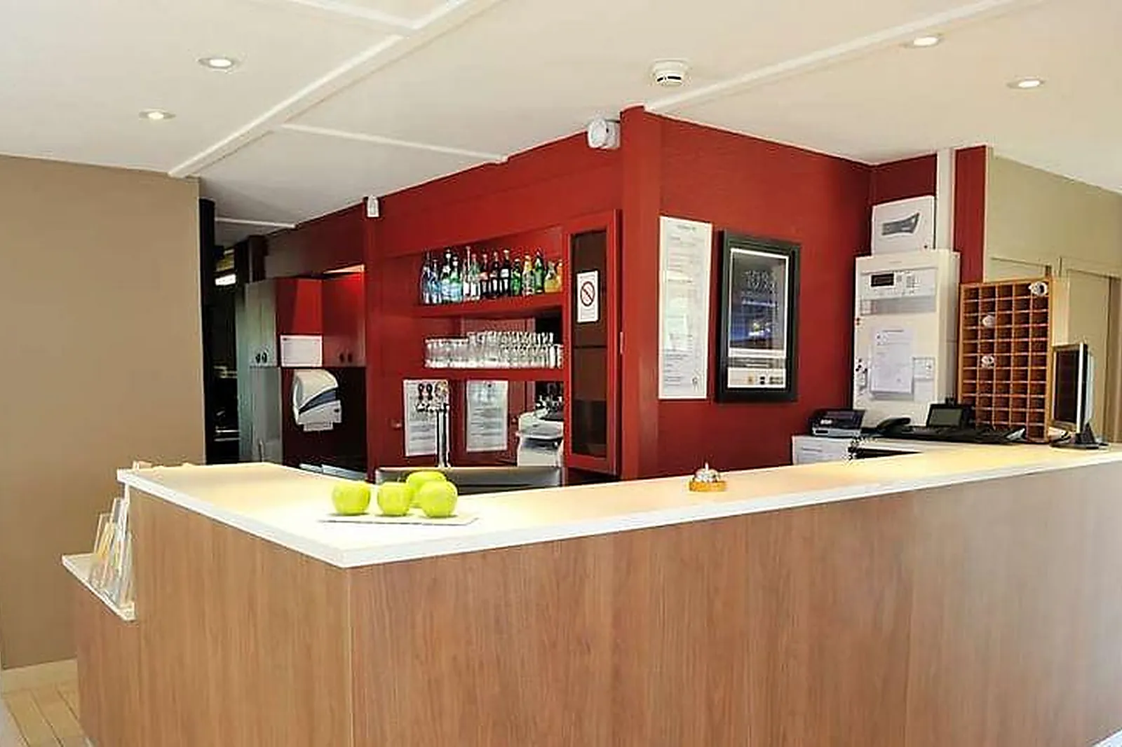 Lieux événementiels, CAMPANILE BAYONNE***