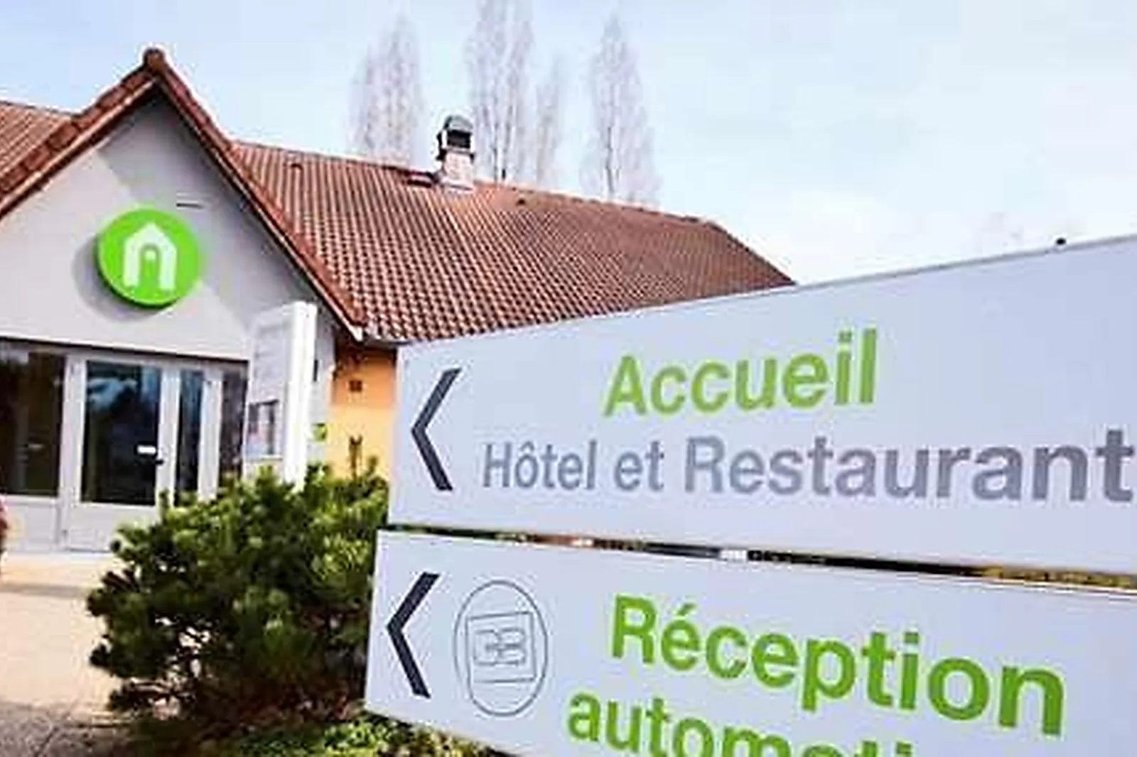 Lieux événementiels, CAMPANILE BESANÇON CHATEAUFARINE***