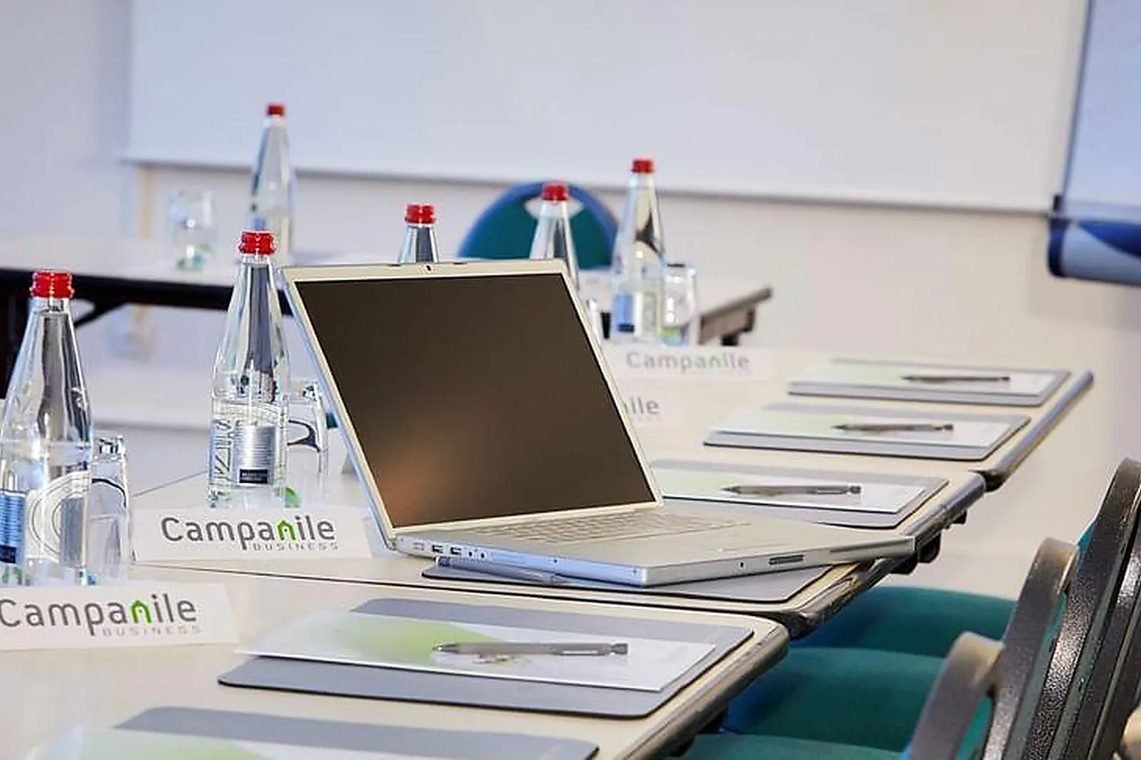 Lieux événementiels, CAMPANILE BESANÇON CHATEAUFARINE***