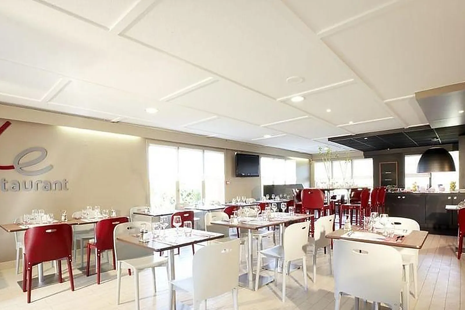 Lieux événementiels, CAMPANILE BESANÇON CHATEAUFARINE***