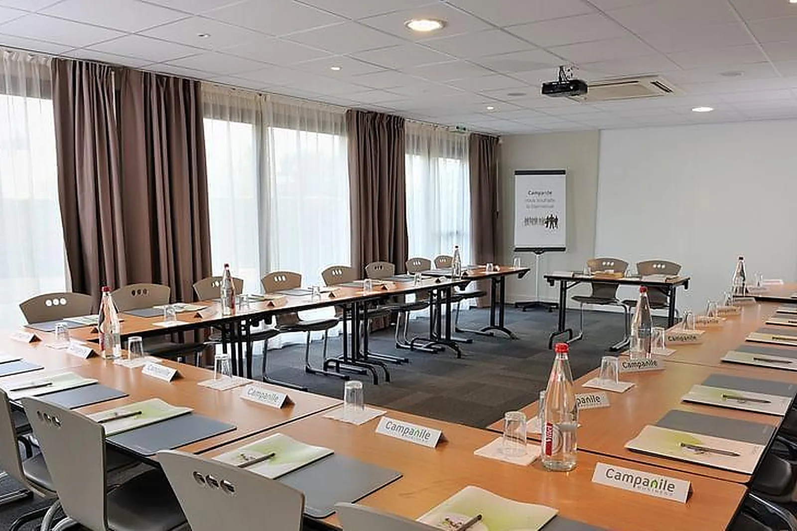 Lieux événementiels, CAMPANILE BORDEAUX SUD PESSAC***