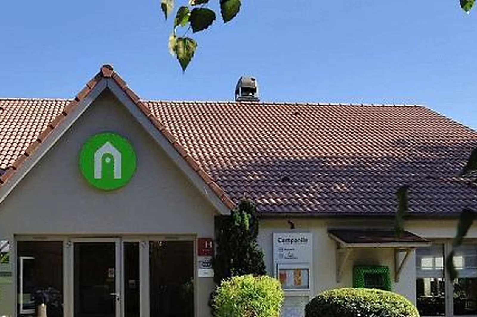 Lieux événementiels, CAMPANILE BOURG EN BRESSE***