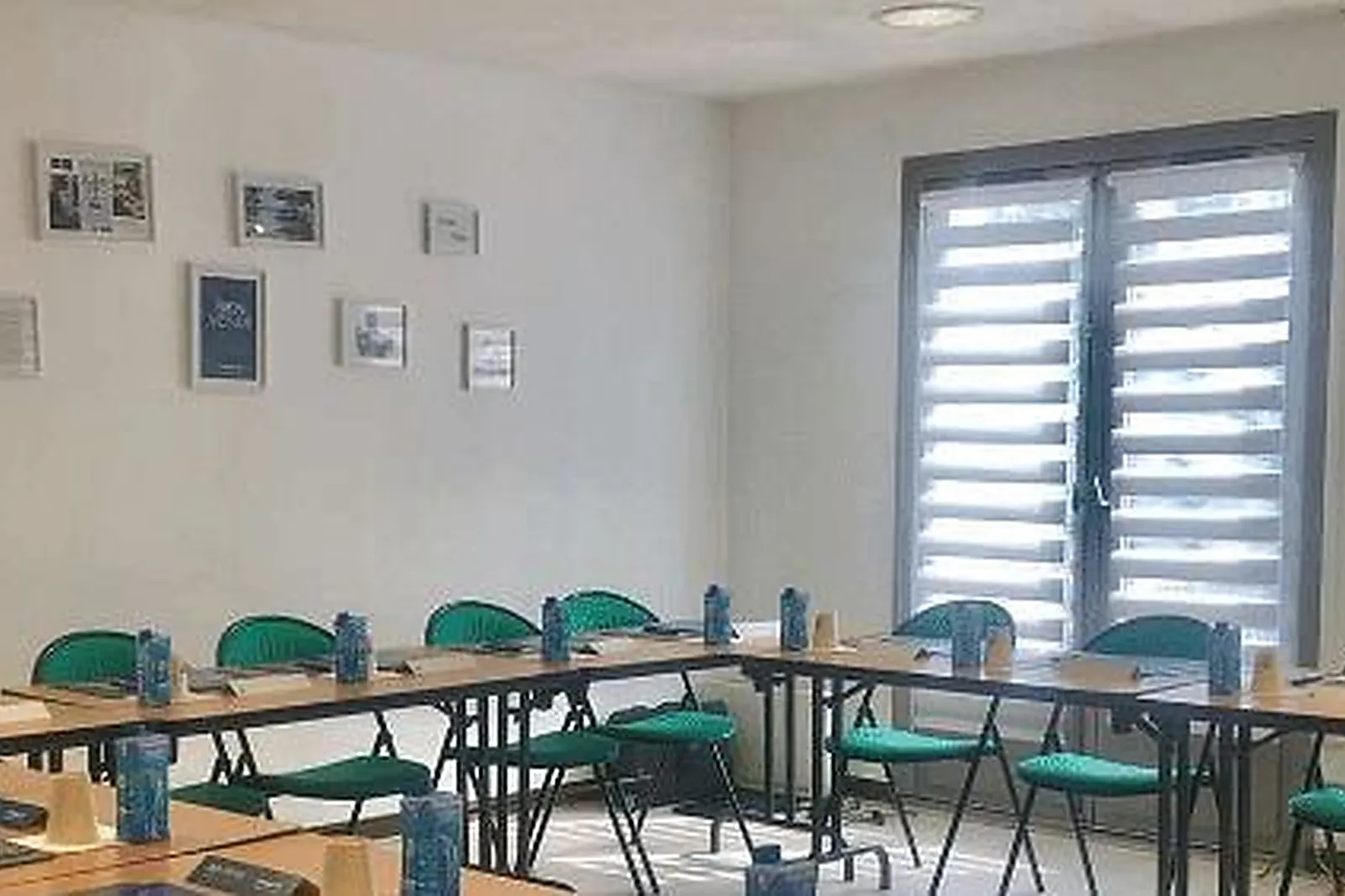 Lieux événementiels, CAMPANILE BOURG EN BRESSE***