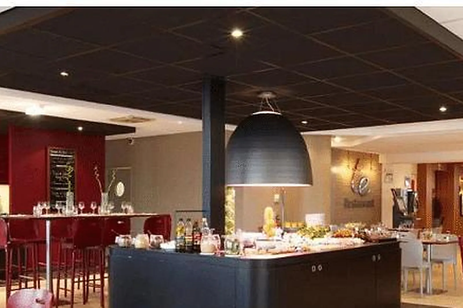 Lieux événementiels, CAMPANILE BOURG EN BRESSE***