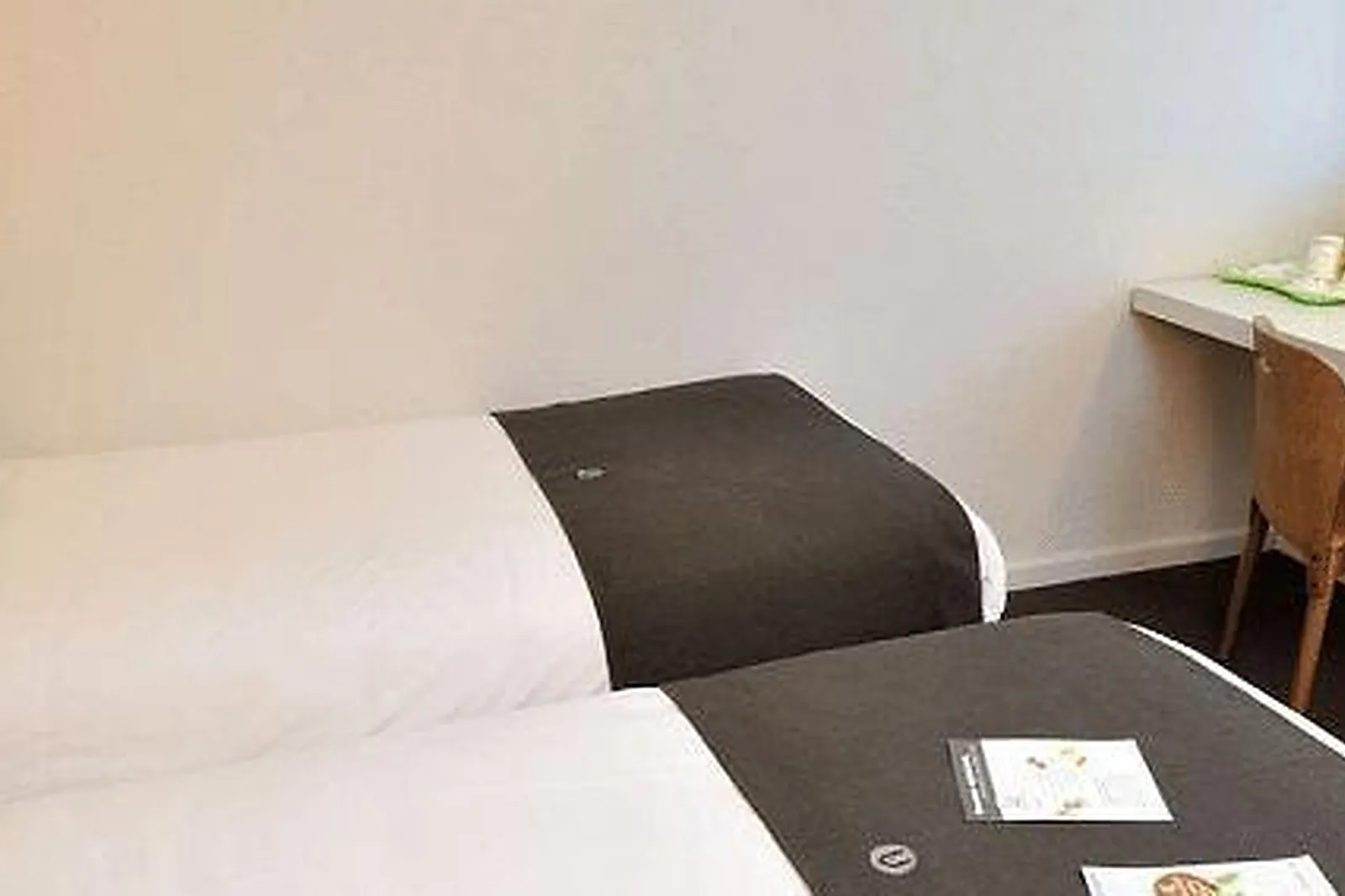 Lieux événementiels, CAMPANILE BOURG EN BRESSE***