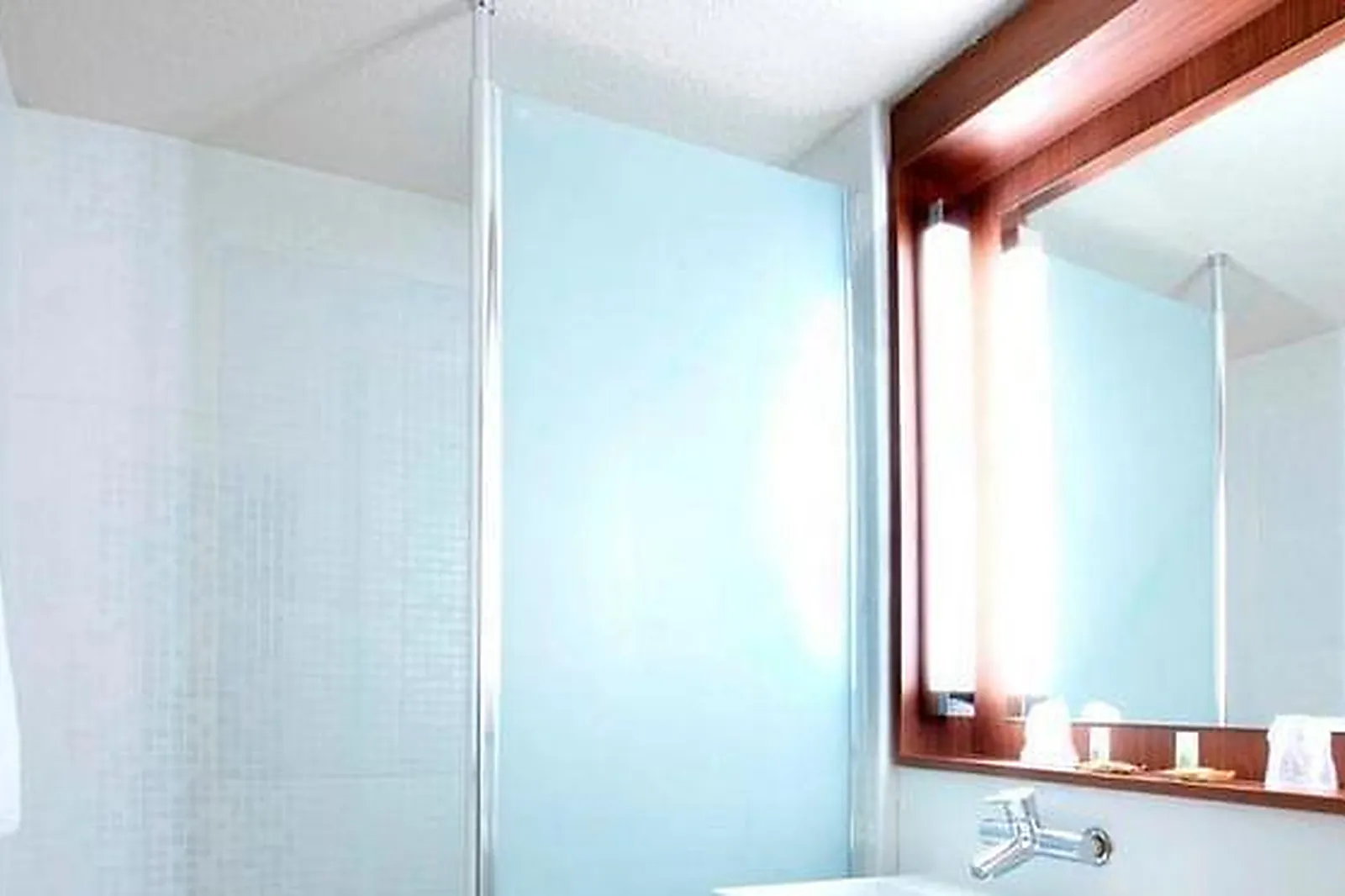 Lieux événementiels, CAMPANILE BÉTHUNE - FOUQUIÈRES LES BÉTHUNES ***