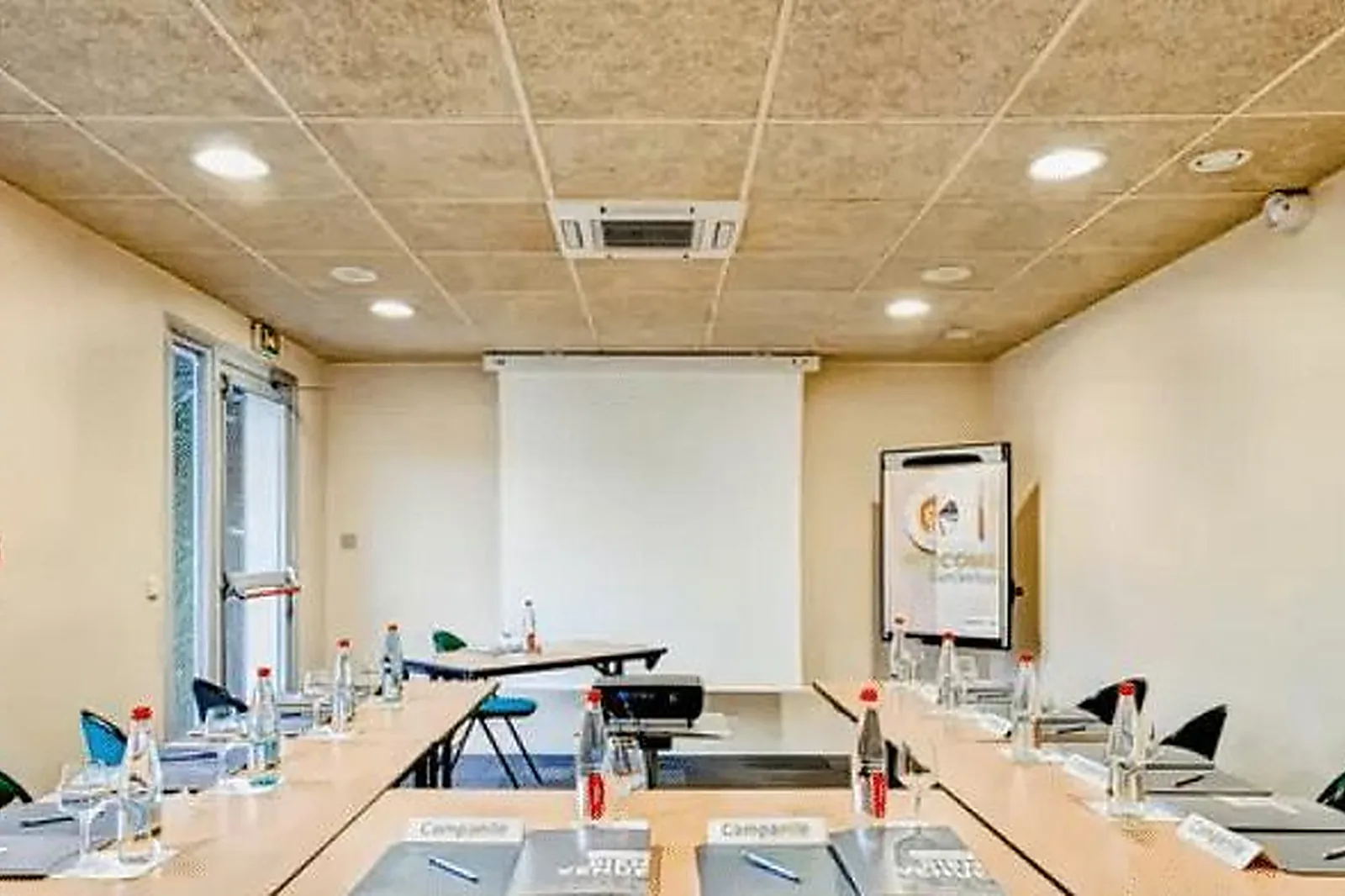 Lieux événementiels, CAMPANILE CRÉTEIL BONNEUIL***